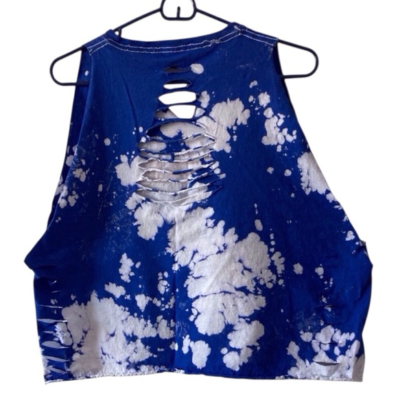 Unique METALLICA Top — Distressed crop tank large concert band tee graphic - Picture 5 of 8